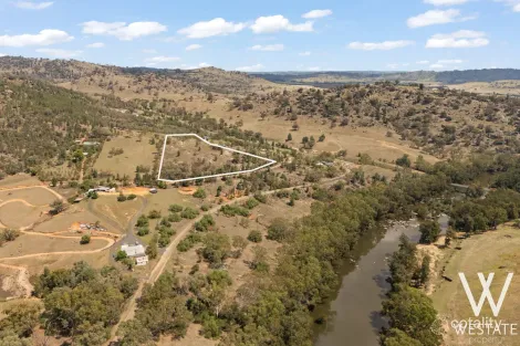 104 Lachlan Waters Rd, Wyangala, NSW 2808