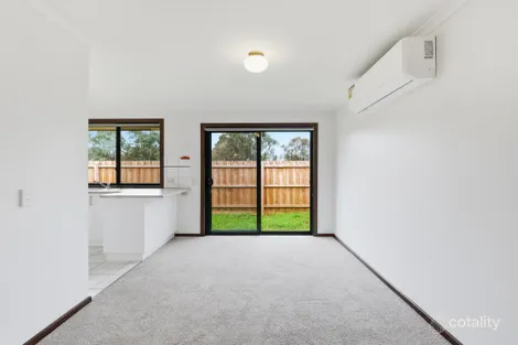 Property photo of 2/75 Silvereye Crescent Werribee VIC 3030