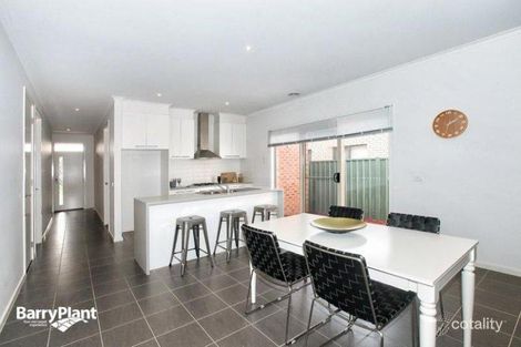Property photo of 7 Basingstoke Retreat Craigieburn VIC 3064