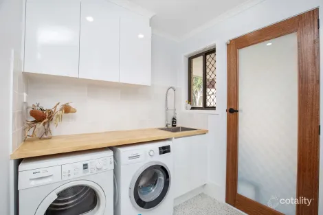 Property photo of 2/93 Christine Avenue Burleigh Waters QLD 4220