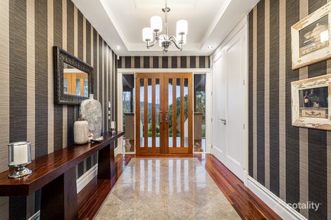 Property photo of 1 Beaumont View Lane Berwick VIC 3806