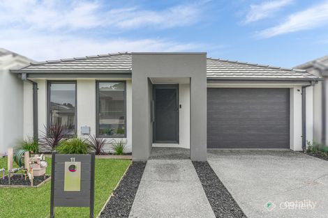 Property photo of 11 Bonfire Way Cranbourne South VIC 3977