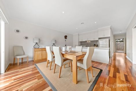 Property photo of 2/30 John Street Pakenham VIC 3810