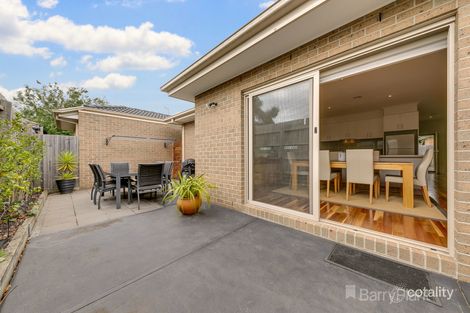 Property photo of 2/30 John Street Pakenham VIC 3810