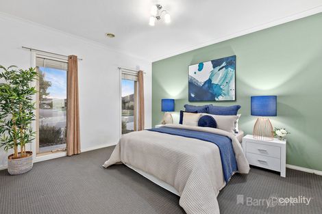 Property photo of 30 Mackellar Street Pakenham VIC 3810