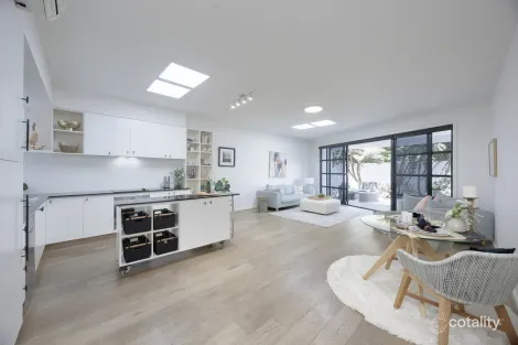 Property photo of 2/3 Ormond Esplanade Elwood VIC 3184