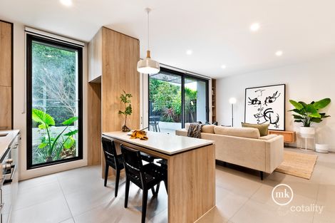 Property photo of 2/5 Eldale Avenue Greensborough VIC 3088