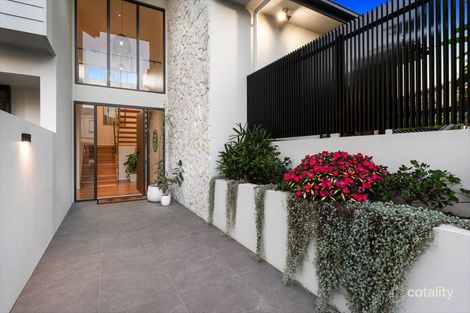 Property photo of 2 Nelson Place Carindale QLD 4152