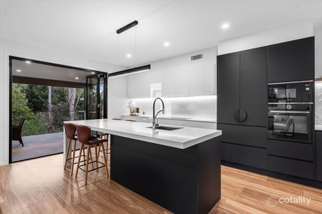 Property photo of 2 Nelson Place Carindale QLD 4152