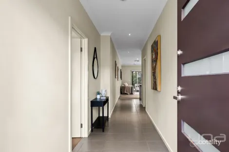 Property photo of 31 Callaway Lane Hillside VIC 3037