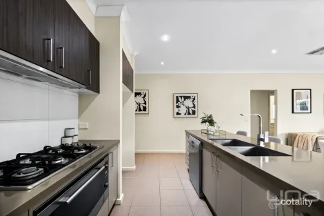 Property photo of 31 Callaway Lane Hillside VIC 3037
