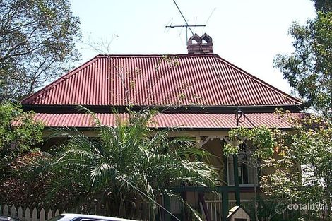 18 Pleasant St, Red Hill, QLD 4059