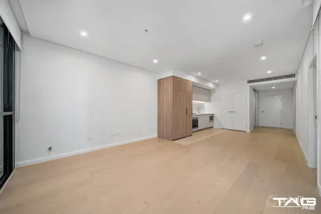Property photo of 543/9 Maple Tree Road Westmead NSW 2145