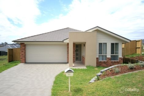 30 Finch Cres, Aberglasslyn, NSW 2320