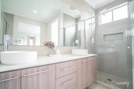 Property photo of 3 Botany Circuit Mount Duneed VIC 3217