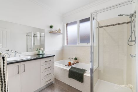 Property photo of 14 Bursaria Way Doreen VIC 3754