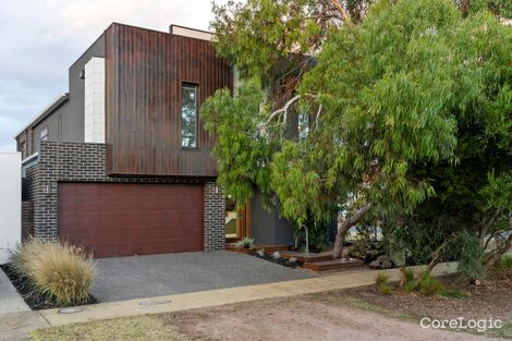 Property photo of 2 Knowles Grove Point Lonsdale VIC 3225