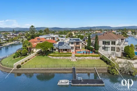 42 Kincardine Dr, Benowa, QLD 4217