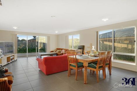 Property photo of 33 Garden View Drive Tarneit VIC 3029
