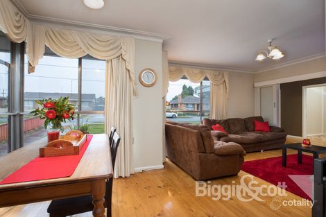 Property photo of 30 Ivanhoe Street Wendouree VIC 3355