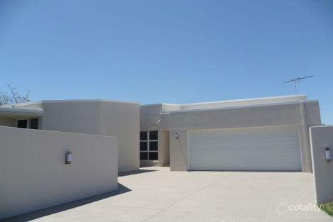 Property photo of 25 Mainroyal Court Cleveland QLD 4163