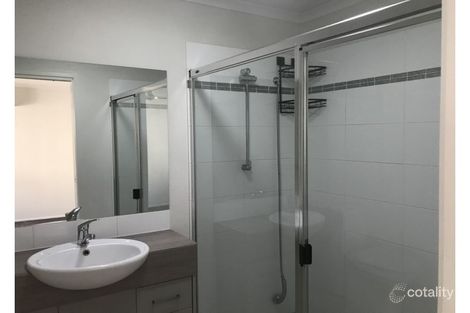 Property photo of 36 McLachlan Circuit Willow Vale QLD 4209