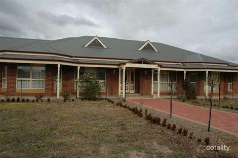 Property photo of 45 Rolling Meadows Drive Sunbury VIC 3429