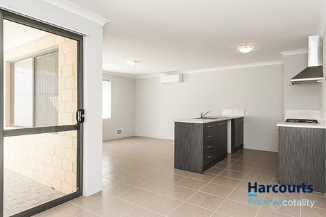 Property photo of 10 Vignerons Loop Hocking WA 6065