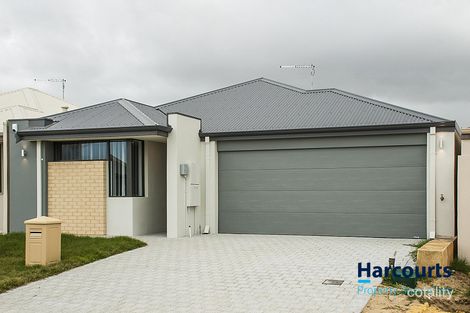 Property photo of 10 Vignerons Loop Hocking WA 6065