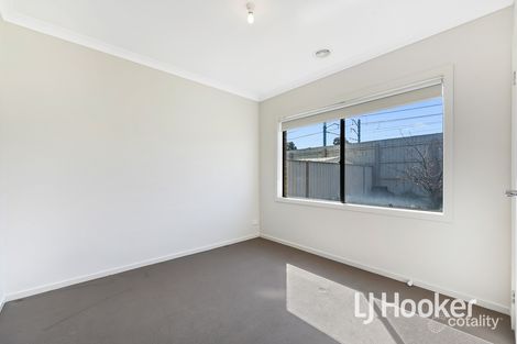 Property photo of 67 Willowtree Drive Pakenham VIC 3810