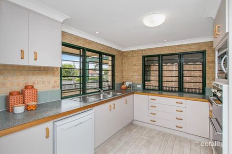 Property photo of 31 Brassey Street Fairfield QLD 4103