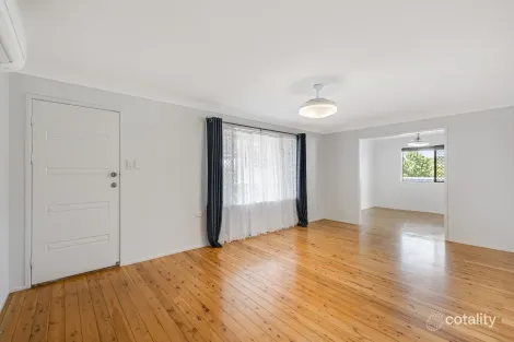 Property photo of 16 Cossart Street Centenary Heights QLD 4350