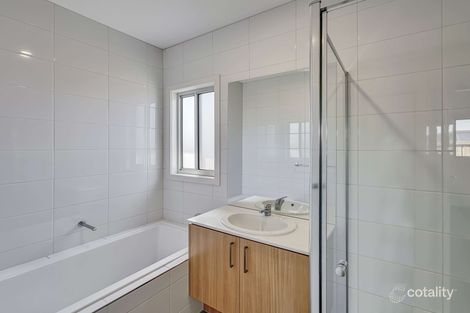 Property photo of 2 Timor Walk Eynesbury VIC 3338