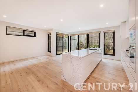 Property photo of 2/1 Claire Street McKinnon VIC 3204