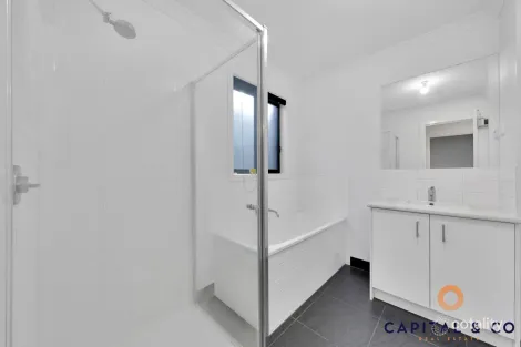 Property photo of 13 Bringa Drive Mickleham VIC 3064