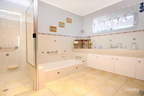 Property photo of 13 Olbern Crescent Yamanto QLD 4305