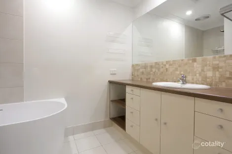 Property photo of 8/5 Balfour Crescent Highland Park QLD 4211