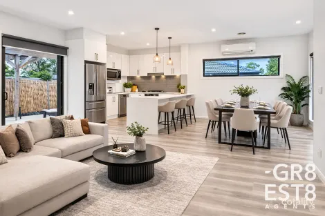 Property photo of 2/8 Ardmore Street Cranbourne VIC 3977