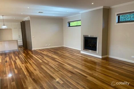 1/2 Arvern Ave, Avondale Heights, VIC 3034