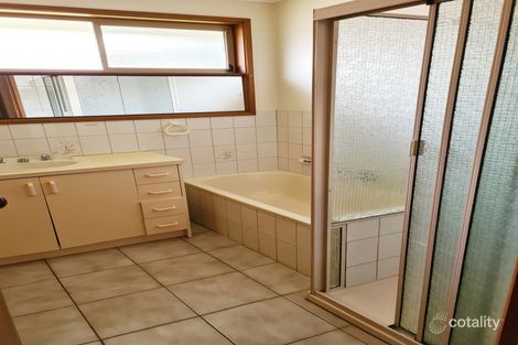 Property photo of 2/2 Tatterson Street Hampton Park VIC 3976