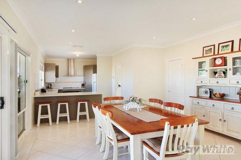 Property photo of 19 Landsborough Close Westdale NSW 2340