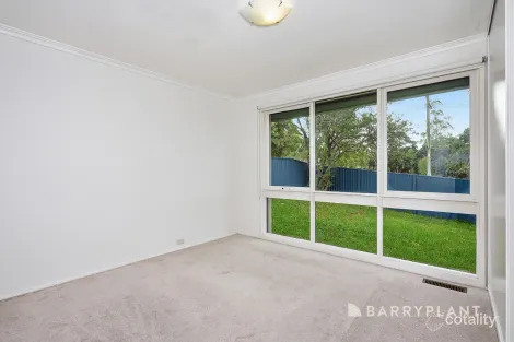 Property photo of 34 Bimbadeen Drive Mooroolbark VIC 3138