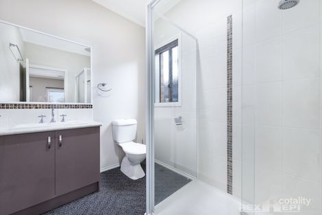 Property photo of 3 Karlson Way Cranbourne North VIC 3977
