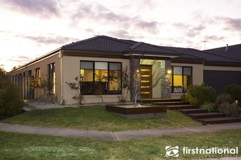 Property photo of 24 Perry Circuit Cranbourne North VIC 3977