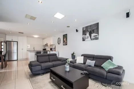 Property photo of 2/5 Timele Drive Hillside VIC 3037