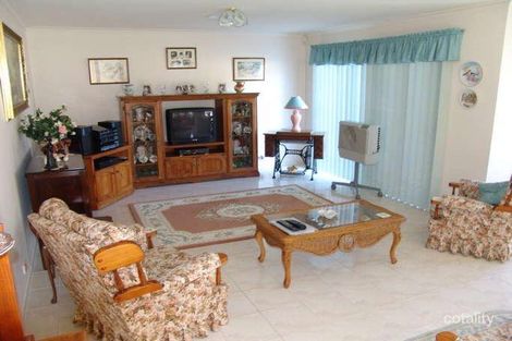 Property photo of 4 Greig Place Werribee VIC 3030