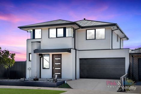 32 Claremont Ave, Rockbank, VIC 3335