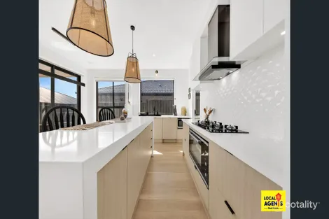 Property photo of 18 Ryebank Avenue Werribee VIC 3030