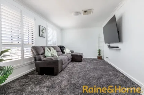 Property photo of 3 Cronin Place Dubbo NSW 2830