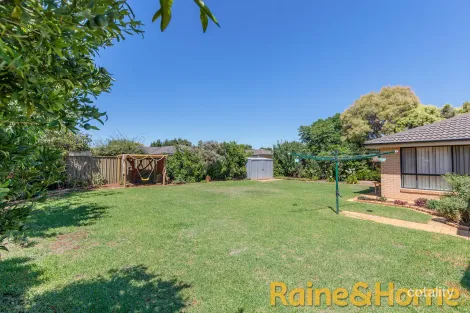 Property photo of 3 Cronin Place Dubbo NSW 2830